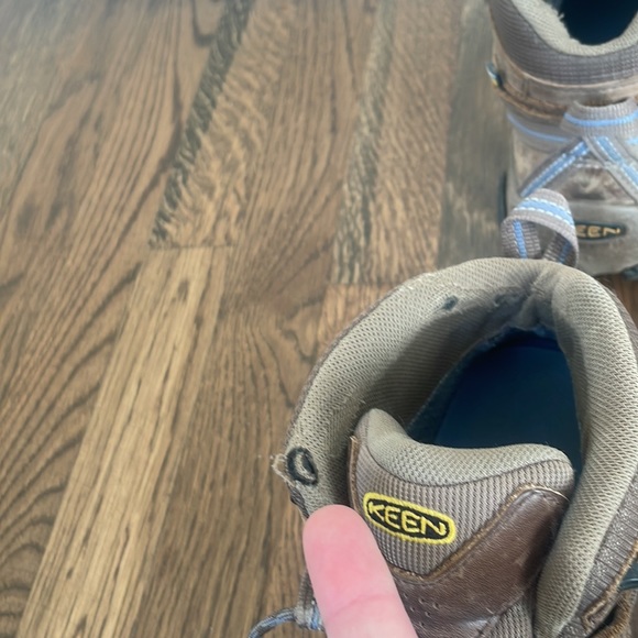 KEEN waterproof hiking boots - Picture 5 of 8